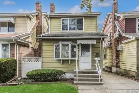 3419 Murray St, Flushing, NY 11354