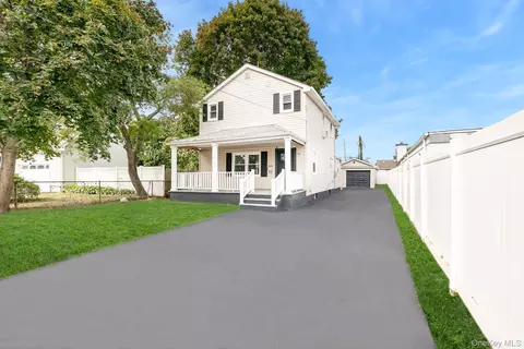 24 Calvert Ave, West Babylon, NY 11704