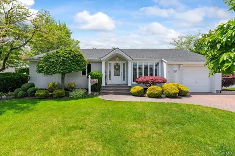 24 S Windhorst Ave, Bethpage, NY 11714