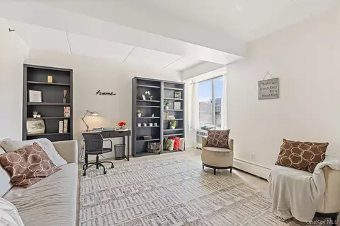 300 W West 145 St #6M, New York, NY 10030