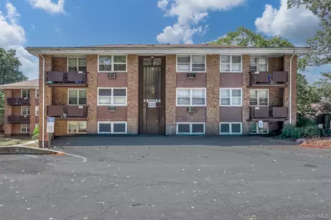 220 Kearsing Pkwy #F, Ramapo, NY 10952