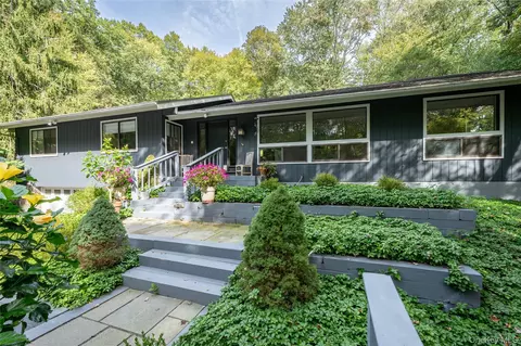 29 Alice Rd, Mount Kisco, NY 10549