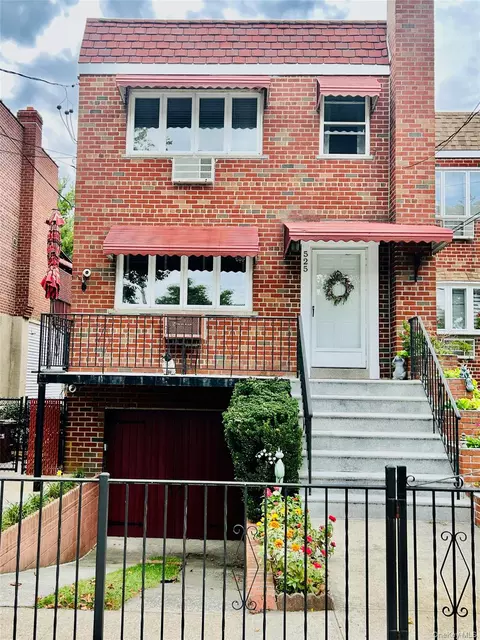 525 Hollywood Ave, New York, NY 10465