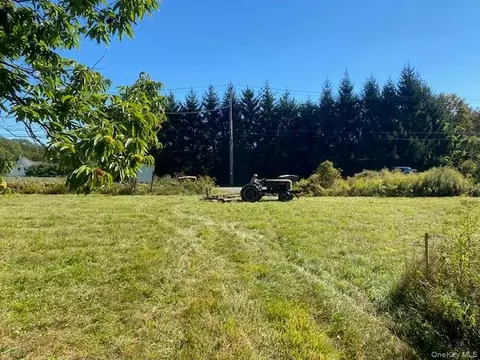 989 State Route 32, Newburgh Town, NY 12589