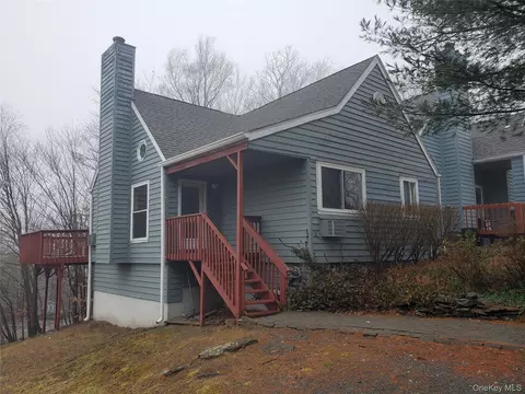 2 Fox Rdg, Woodridge, NY 12789