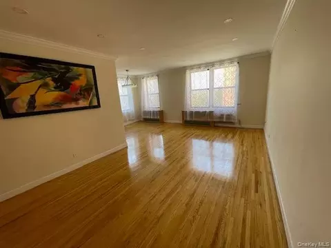 10025 Queens Blvd #7FF, New York, NY 11375