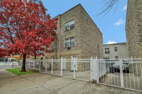 747 Essex St, Brooklyn, NY 11208