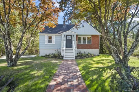 309 Tulip Ln, Mahopac, NY 10541