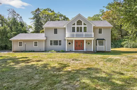 19 Woodvale Dr, Syosset, NY 11791