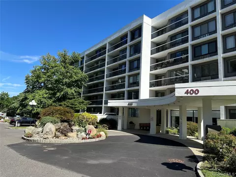 400 High Point Dr #409, Greenburgh, NY 10530