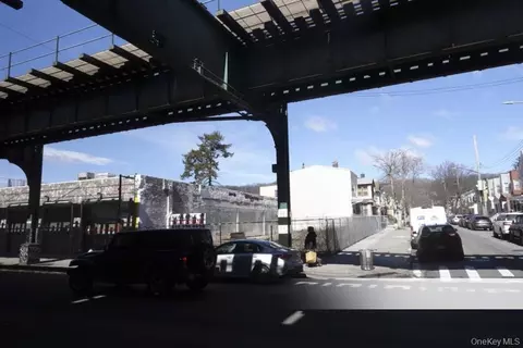 78-19 Jamaica Ave, New York, NY 11421