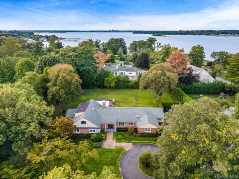 532 E Shore Rd, North Hempstead, NY 11024