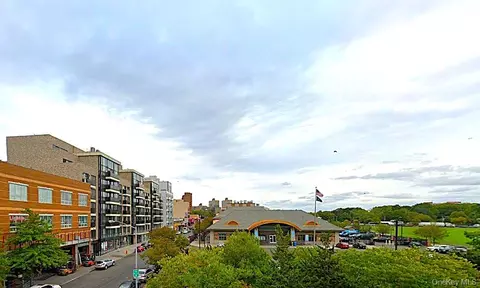 131-11 Fowler Ave #4I, Flushing, NY 11355
