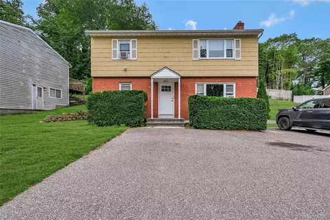 167 Vernon Valley Rd, East Northport, NY 11731