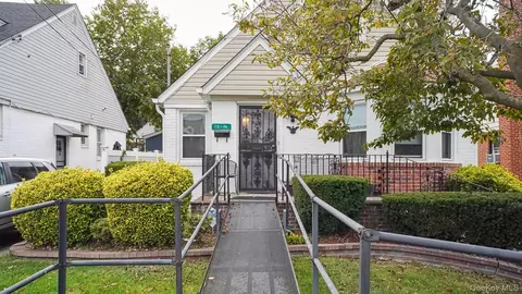 115-04 237th St, Elmont, NY 11003