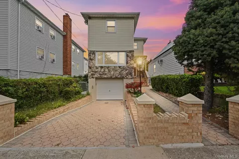 238-11 148th Dr, New York, NY 11422