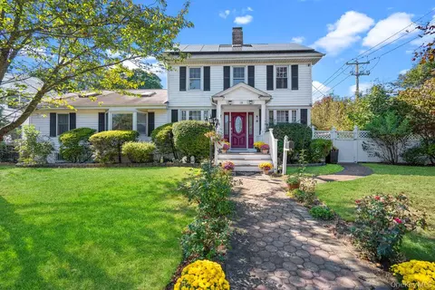 118 Grant Ave, North Hempstead, NY 11507