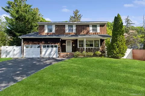 126 Carley Ave, Huntington, NY 11743