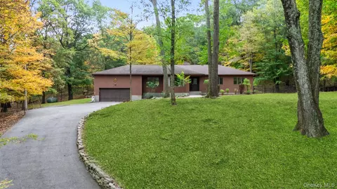 73 Minturn Rd, Warwick, NY 10990