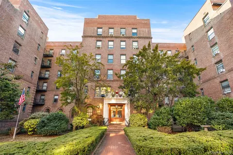 83-80 118th St #4O, New York, NY 11415