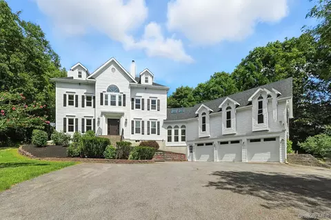 19 Friendship Ln, Milan, NY 12571