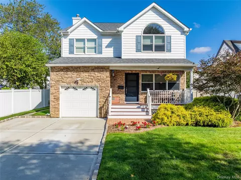 26 Kearney Ave, Bethpage, NY 11714