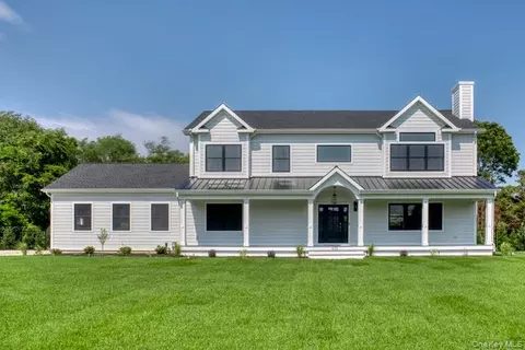 435 Maple Ln, Greenport, NY 11944