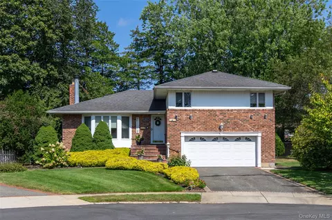 4037 Park Dr, Seaford, NY 11783