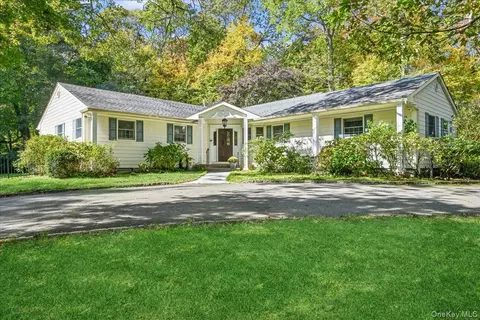 15 Centerport Rd, Greenlawn, NY 11740