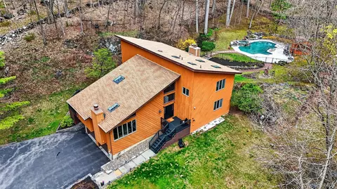 57 Chester Ct, Cortlandt, NY 10567