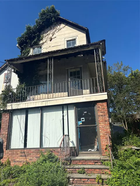 189 Brook St, Scarsdale, NY 10583