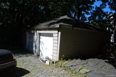 Exterior - 1824 Seabury Pl, Peekskill, NY 10566 photo 7 of 15
