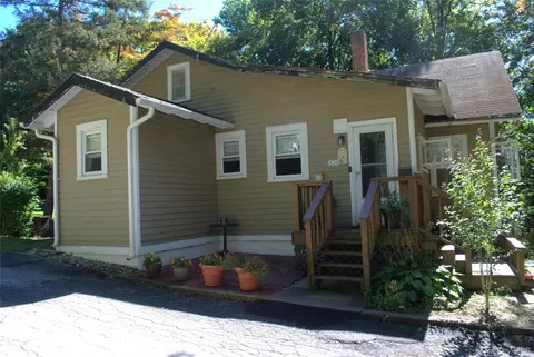 Exterior - 1824 Seabury Pl, Peekskill, NY 10566 photo 2 of 15