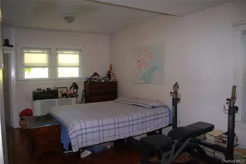 Bedroom - 1824 Seabury Pl, Peekskill, NY 10566 photo 2 of 4