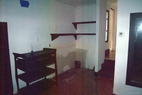 Entry Way - 1824 Seabury Pl, Peekskill, NY 10566 photo 4 of 5