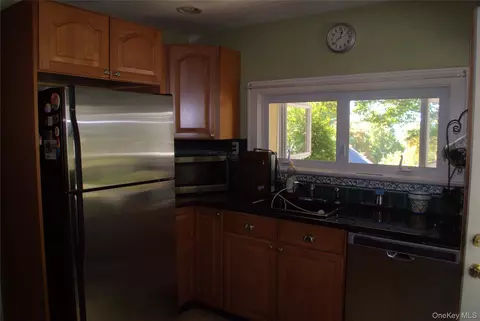 Kitchen - 1824 Seabury Pl, Peekskill, NY 10566 photo 2 of 3