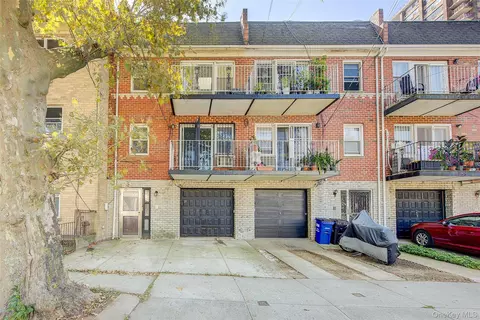16216 65th Ave, New York, NY 11365