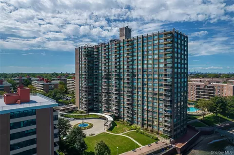 166-25 Powells Cove Blvd #9E, New York, NY 11357