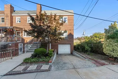902 Dean Ave, New York, NY 10465