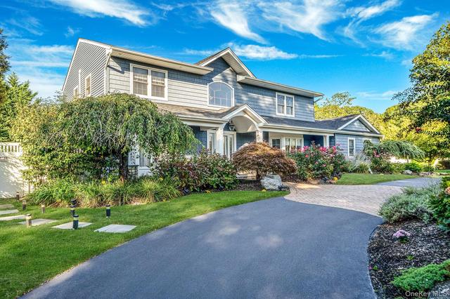 31 Dillon Dr, Dix Hills, NY 11746