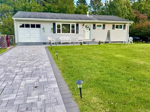 13 Keystone Park, Wallkill, NY 10940 photo 1