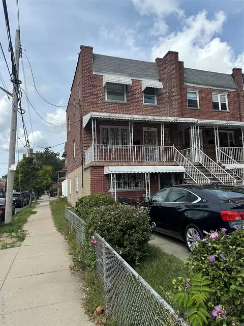 3563 Laconia Ave, New York, NY 10469