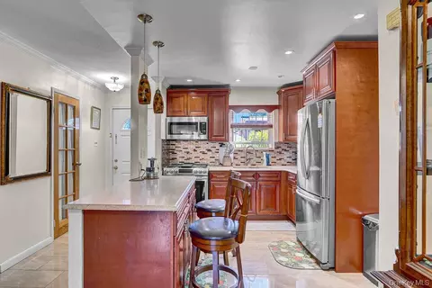 516 Elton St, Brooklyn, NY 11208