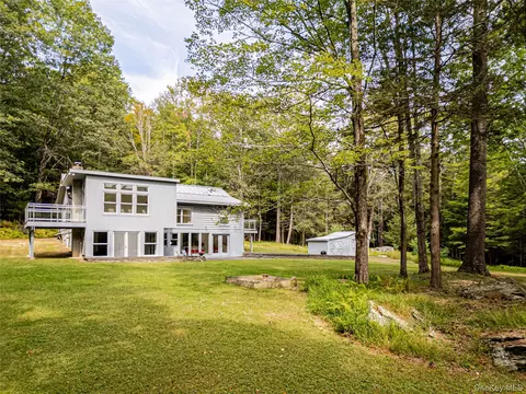 30 40 Fawn Ln, Rochester, NY 12404