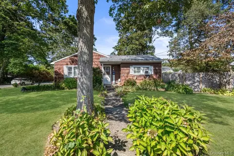 209 Claremont Ave, West Babylon, NY 11704