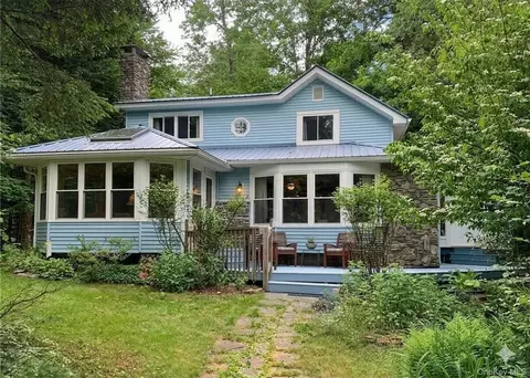 446 Shandelee Rd, Rockland, NY 12758