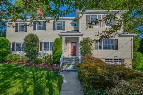 35 Holly Pl, Larchmont, NY 10538