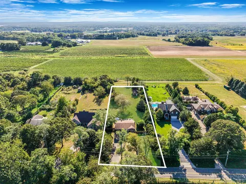 159 Tuthills Ln, Aquebogue, NY 11931