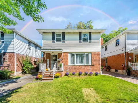 50-15 199th St, Fresh Meadows, NY 11365