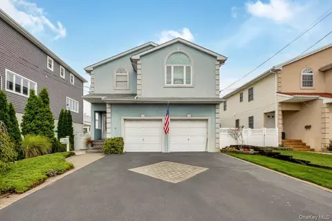 193 Sportsmans Ave, Freeport, NY 11520